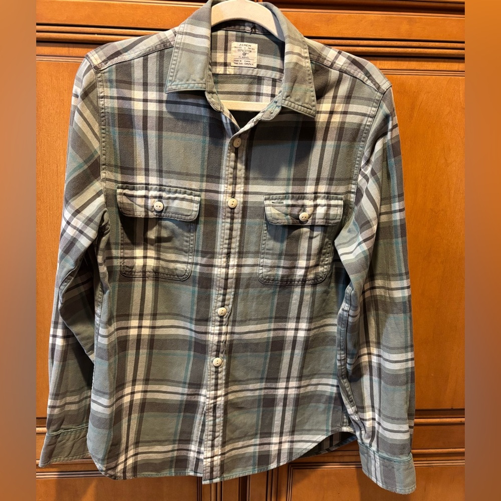 J. Crew Men's 100% Cotton Green Flannel Plaid Button Down Shirt. Size: S